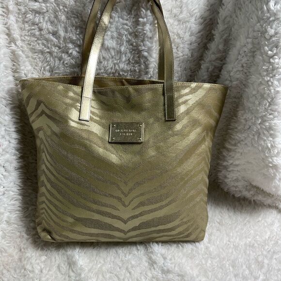 Michael Kors Metallic gold zebra print large tote gold tone hardwares and straps - Picture 3 of 12